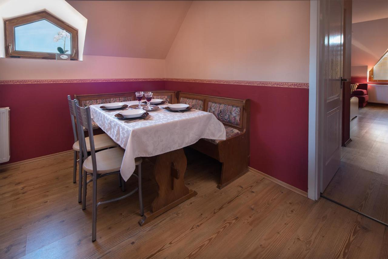 Aranylo Apartmanhaz Hajduszoboszlo Exterior photo